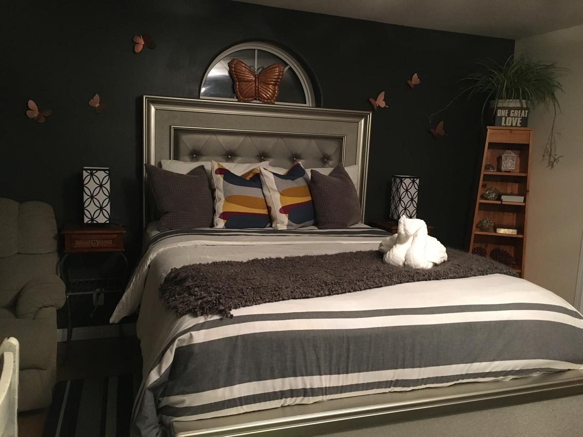 Mabuhay Lakeside Manor Bed and Breakfast Yellowknife Exteriör bild