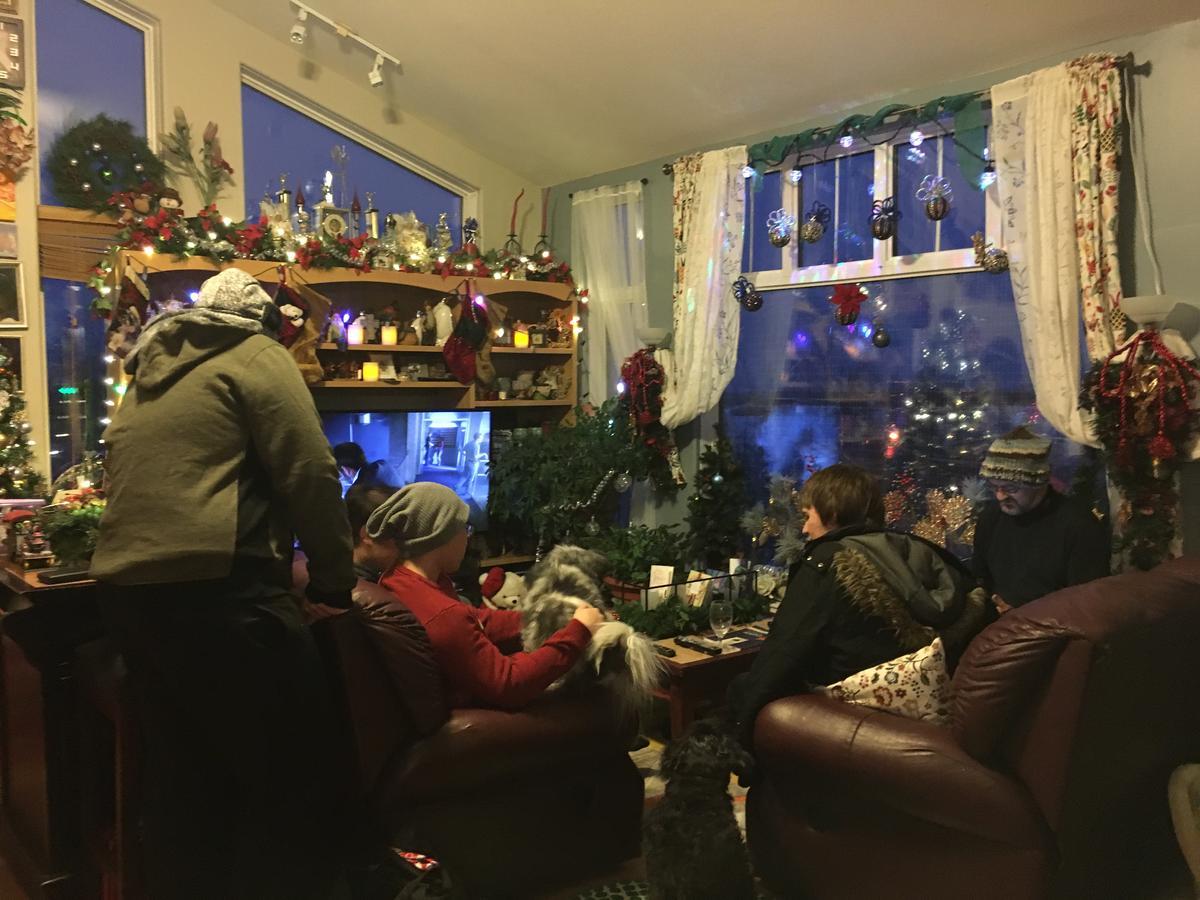 Mabuhay Lakeside Manor Bed and Breakfast Yellowknife Exteriör bild