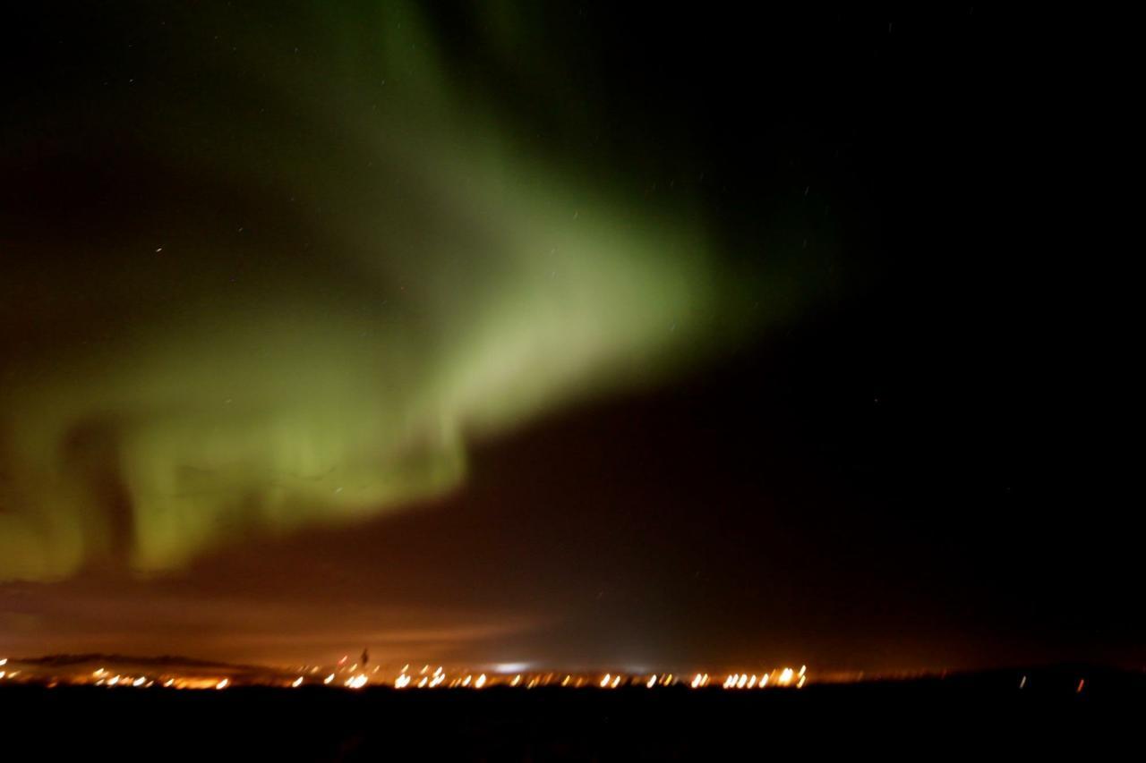 Mabuhay Lakeside Manor Bed and Breakfast Yellowknife Exteriör bild