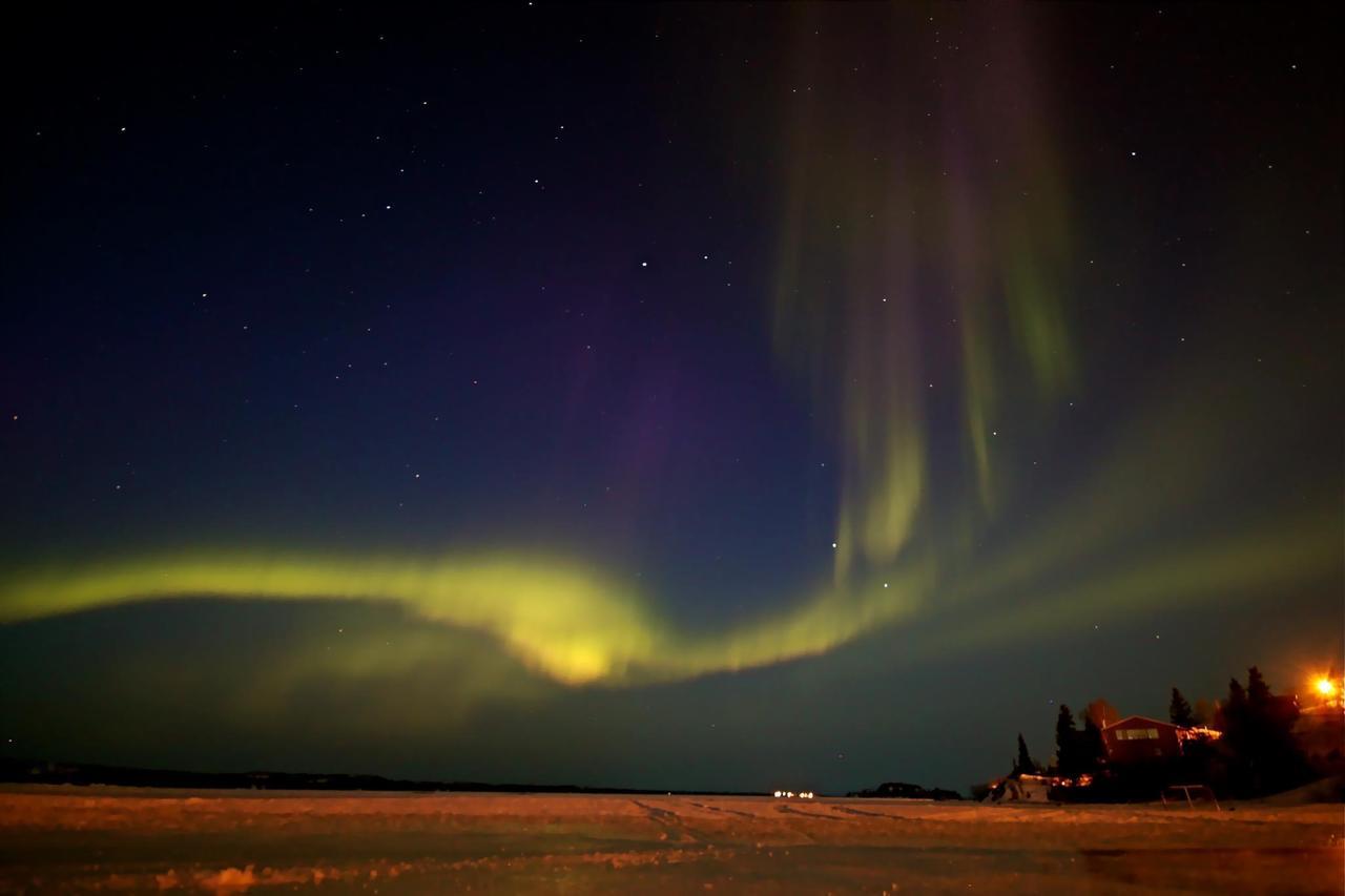 Mabuhay Lakeside Manor Bed and Breakfast Yellowknife Exteriör bild