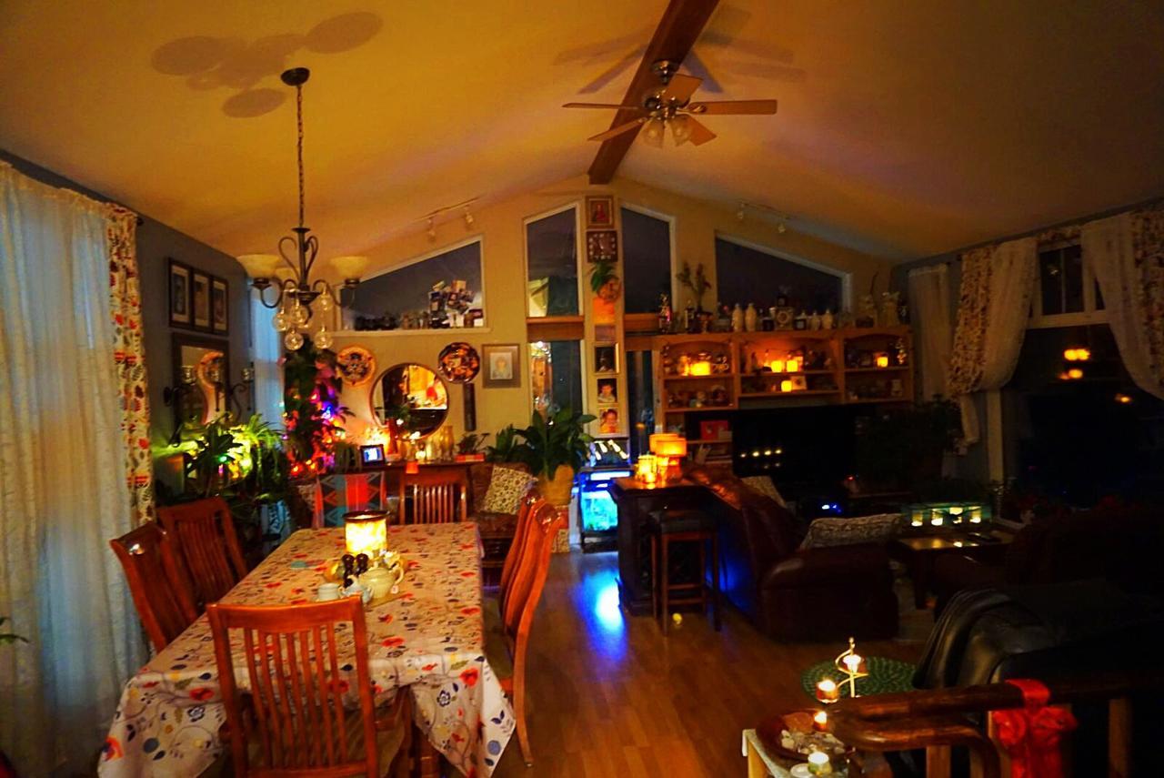 Mabuhay Lakeside Manor Bed and Breakfast Yellowknife Exteriör bild