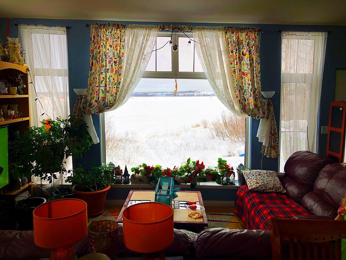 Mabuhay Lakeside Manor Bed and Breakfast Yellowknife Exteriör bild