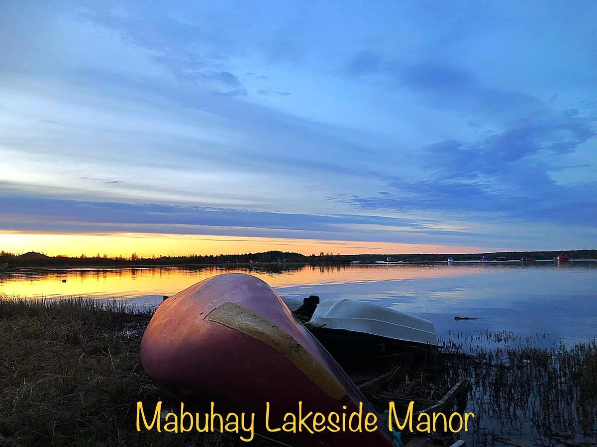 Mabuhay Lakeside Manor Bed and Breakfast Yellowknife Exteriör bild