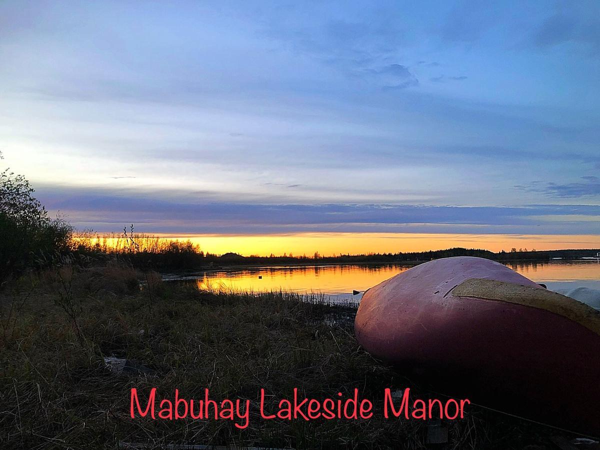 Mabuhay Lakeside Manor Bed and Breakfast Yellowknife Exteriör bild