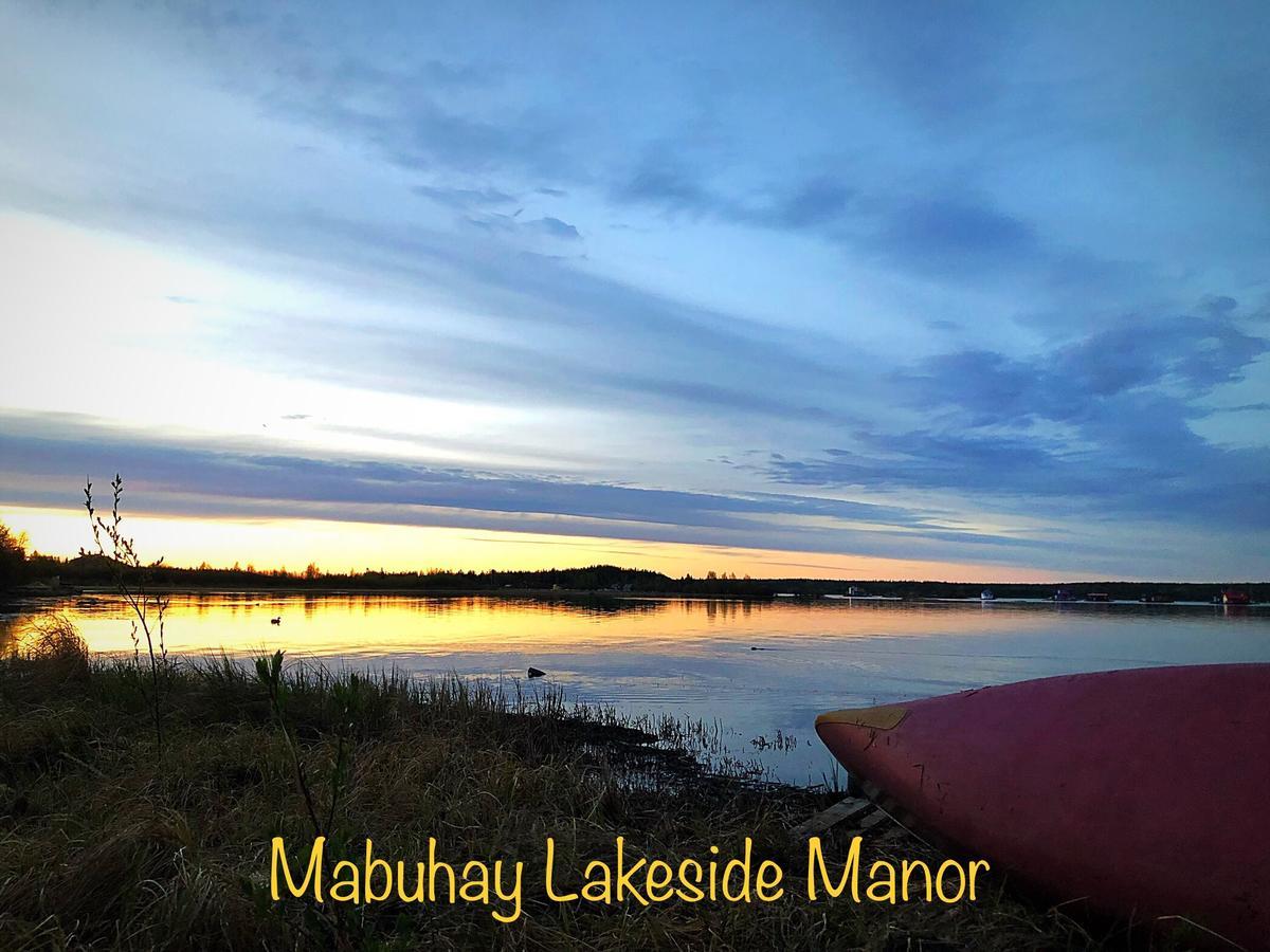 Mabuhay Lakeside Manor Bed and Breakfast Yellowknife Exteriör bild