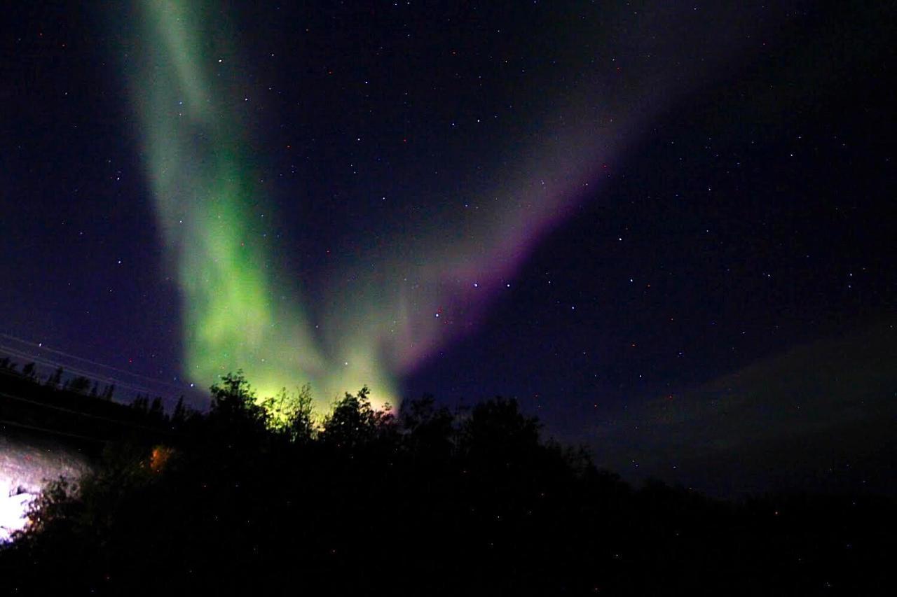 Mabuhay Lakeside Manor Bed and Breakfast Yellowknife Exteriör bild
